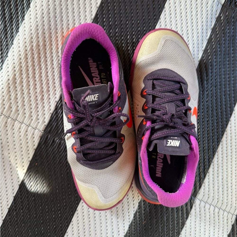 NIKE METCON SIZE 6.5